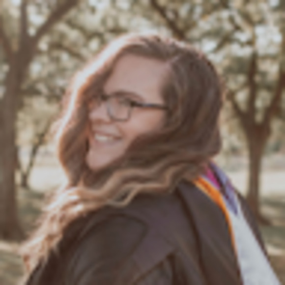 Meet your Posher, Hailey - Picture 1 of 1